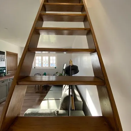 Petite Maison Rustique Pleine De Caractere *